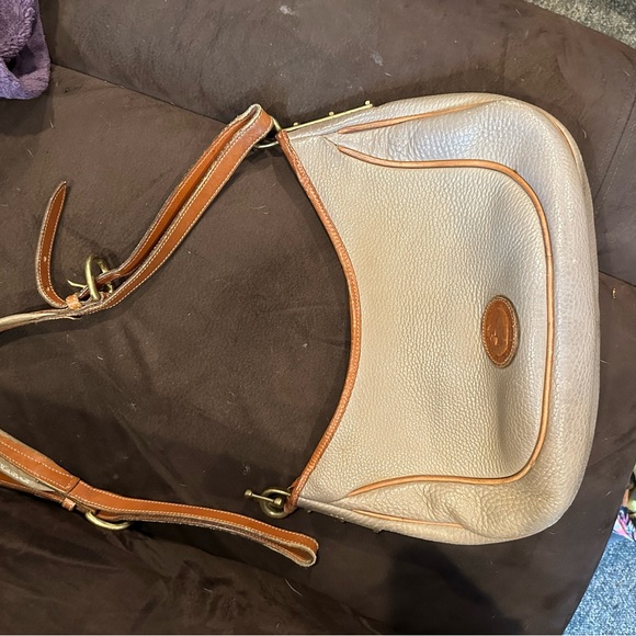 Vintage Dooney & Bourke Bag Large Crescent Sac AWLStyle R83 Taupe British Tan - Picture 3 of 5